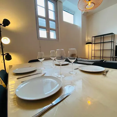 Casa : L'éclat Du Roi René Apartamento